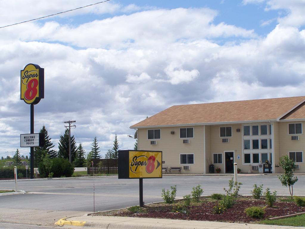 מלון Super 8 By Wyndham Lewistown מראה חיצוני תמונה